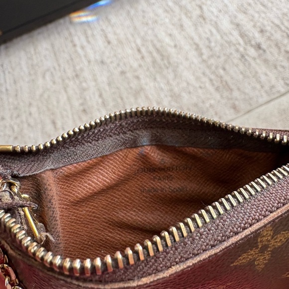 Used Louis Vuitton Clip Wallet - Picture 4 of 6